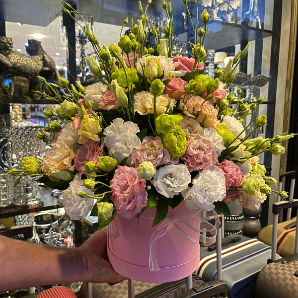 Alanya Florist Schachtel mit rosa Blumen