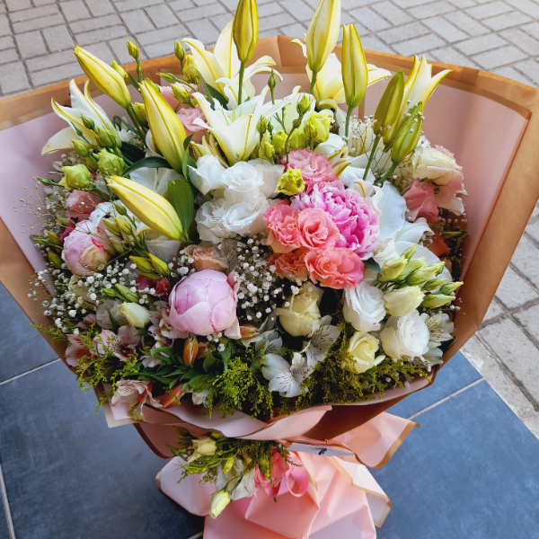  Alanya Flower Delivery Casablanca Lisyantus Bouquet