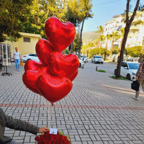  Alanya Çiçek Siparişi 11 ad.kalp balon