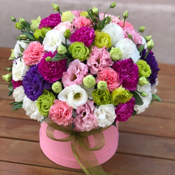  Alanya Blumenlieferung Buntes Arrangement im Karton